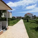 Daire Dimitris & Vrasná