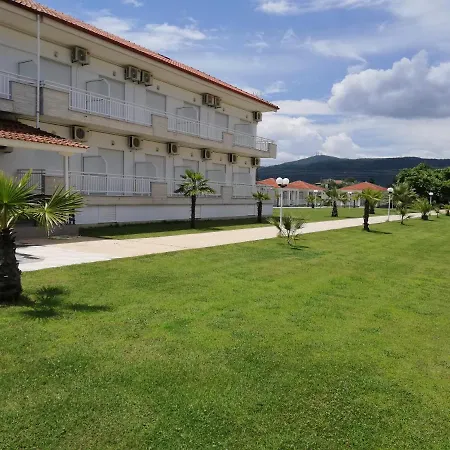 Dimitris & Apartment Vrasna
