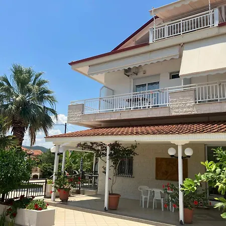 Dimitris & Apartment *